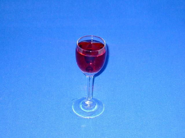 食前酒の苺のワインです。飲んだあと鼻に息を抜くとワインの香りが広がります。